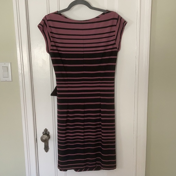 ⭐️ 3/$20 ⭐️ Jersey-type knit dress with gross grain ribbon tie - Picture 2 of 7